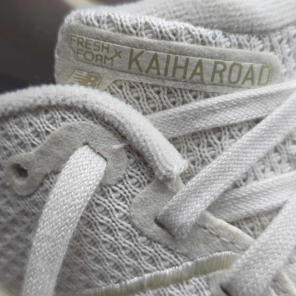 New Balance Wkairaw1 Beige Running Shoes Women's Size 6W Wide NWOB